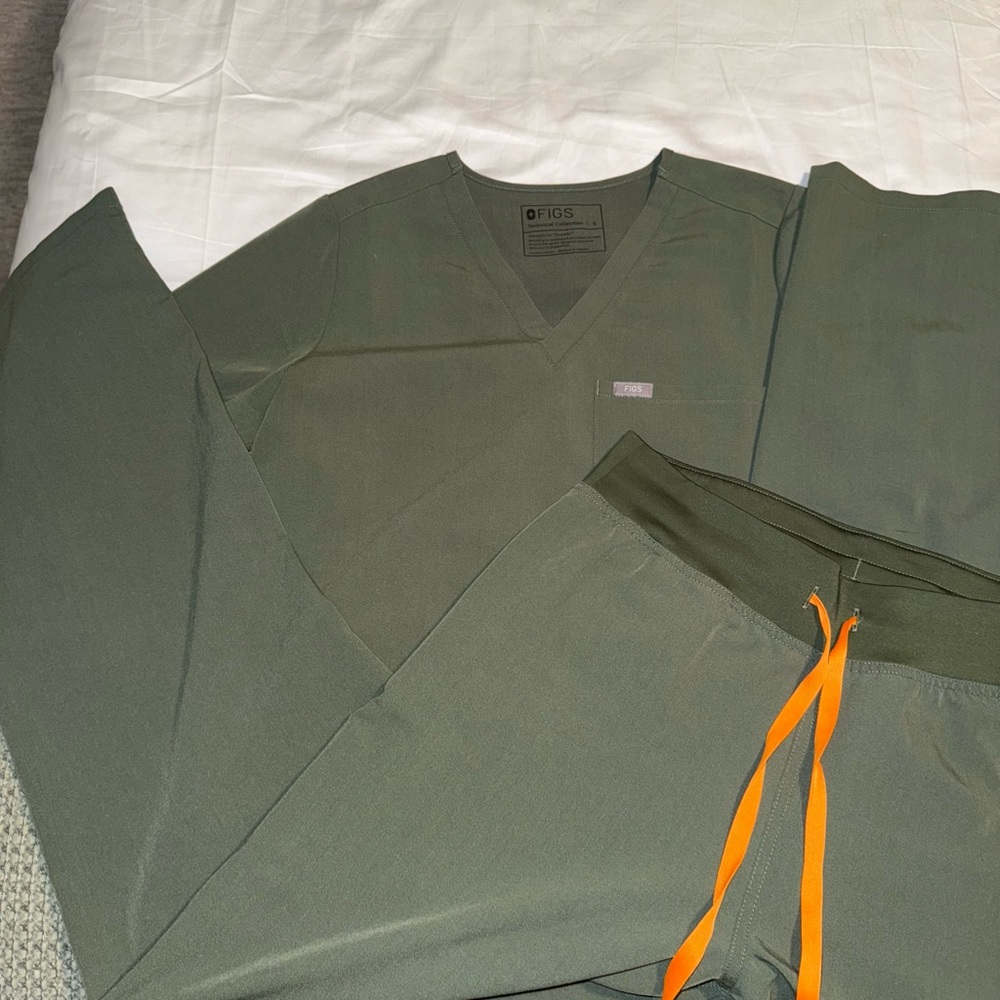 Figs Olive Green Scrub Set